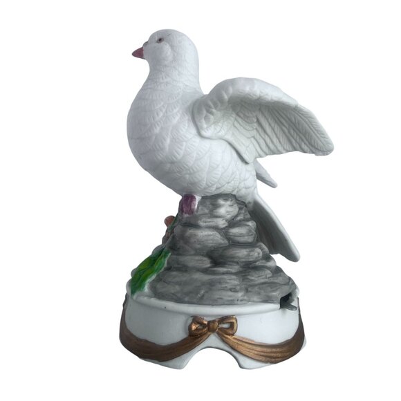 Vtg Porcelain White Dove Musical Figurine Plays "Feelings" Gold Ribbon Holly - Picture 7 of 12